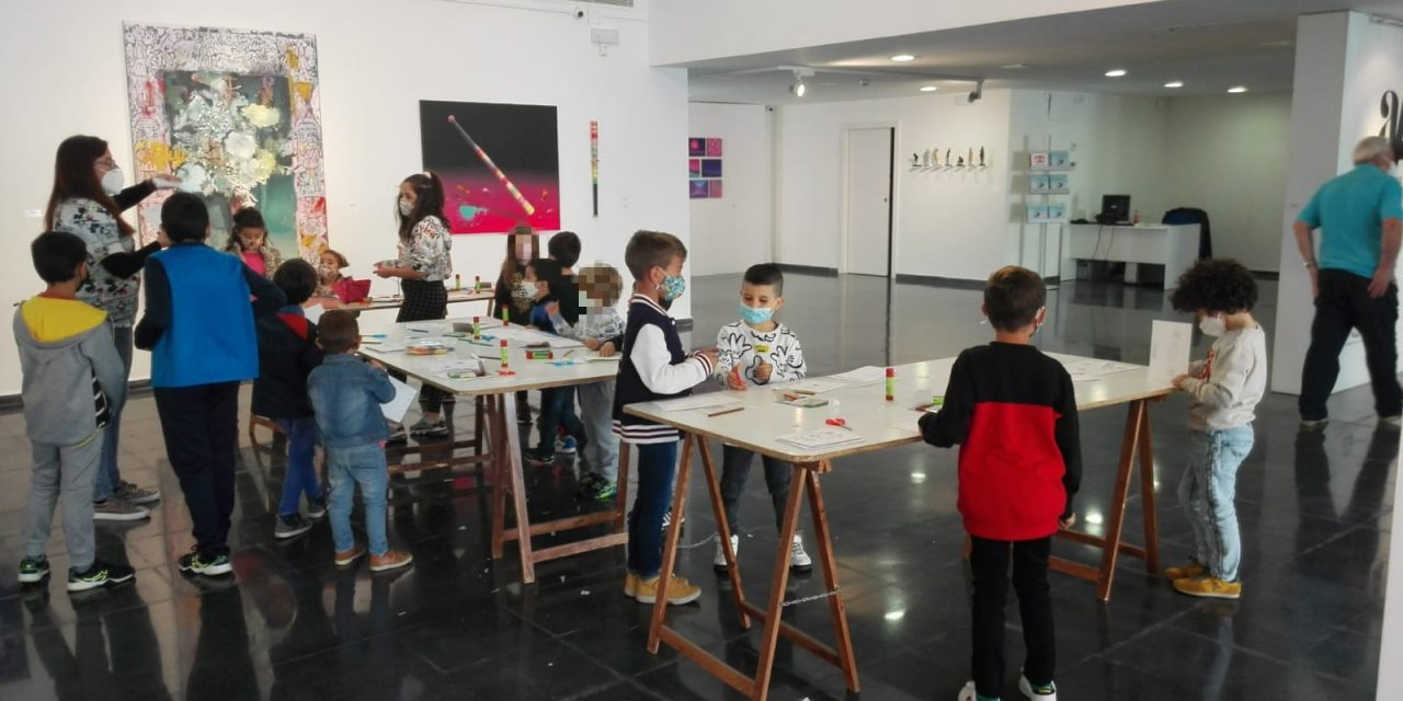 El taller “Tu autorretrato, tu libro” inaugura la programación del Día del Libro