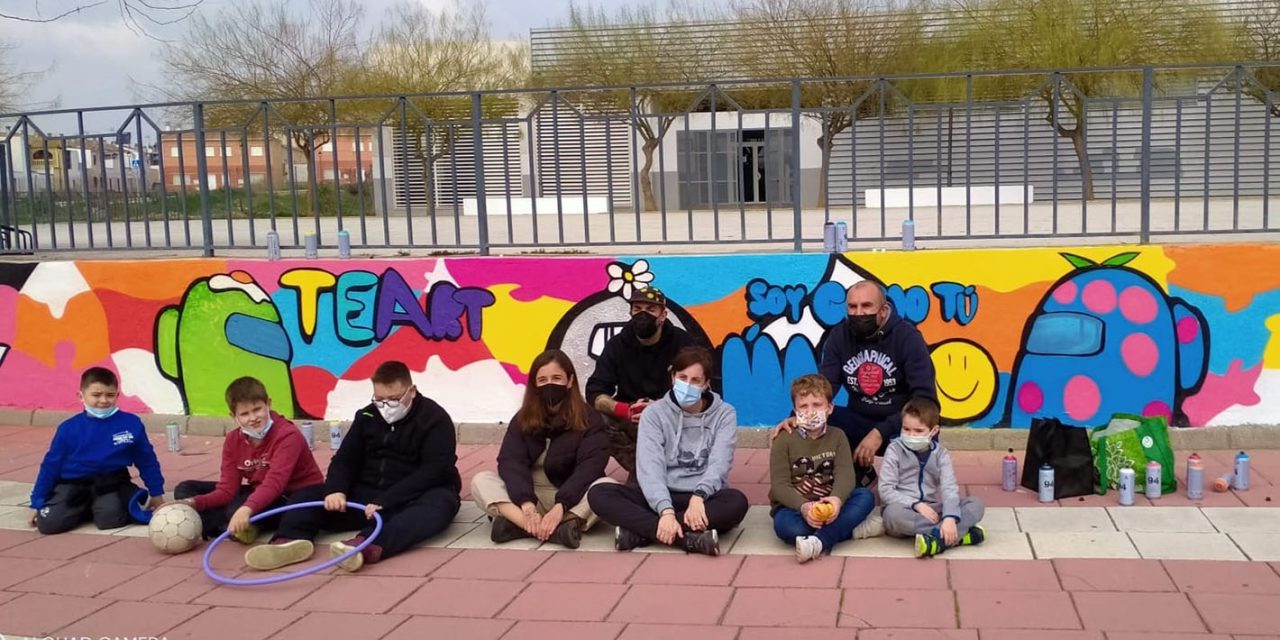 Un grafiti conmemora el Día del Síndrome de Asperger en La Carolina