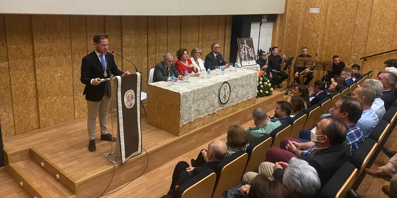 María Águeda Castellano centra su pregón en lo femenino en la vida y la obra de San Juan de la Cruz