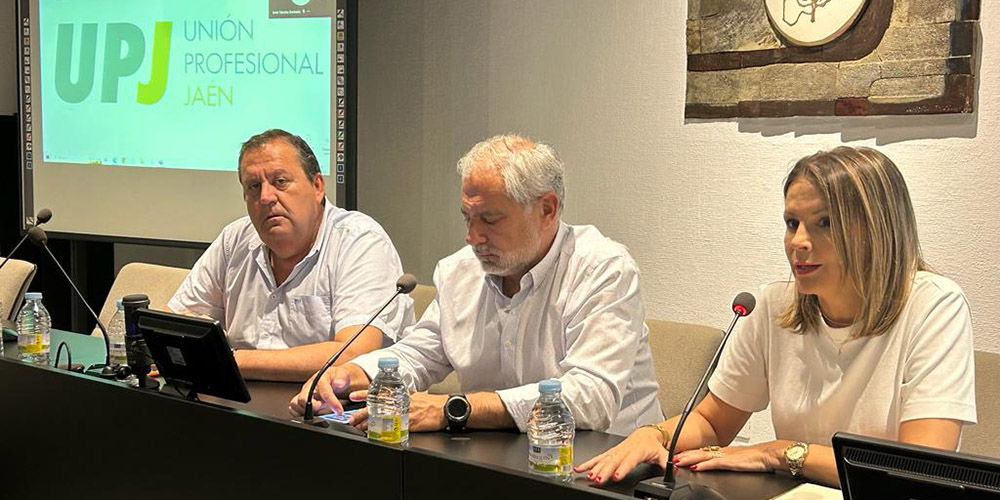 ELECCIONES 23J | Ana Cobo mantiene un encuentro con la Unión Profesional de Jaén